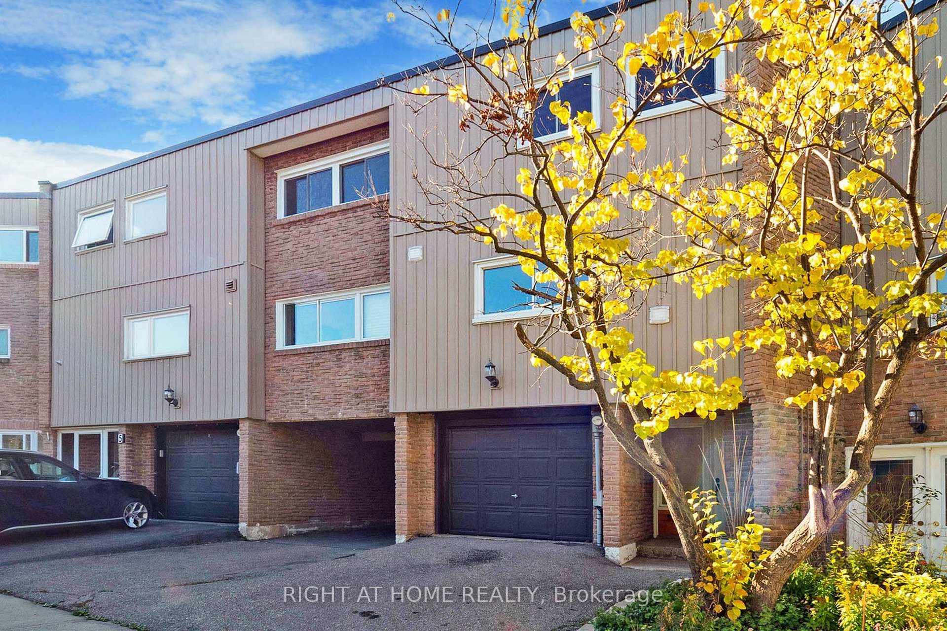 400 Bloor Street Unit 6, Mississauga, ON L5A 3M8 - Photo 1