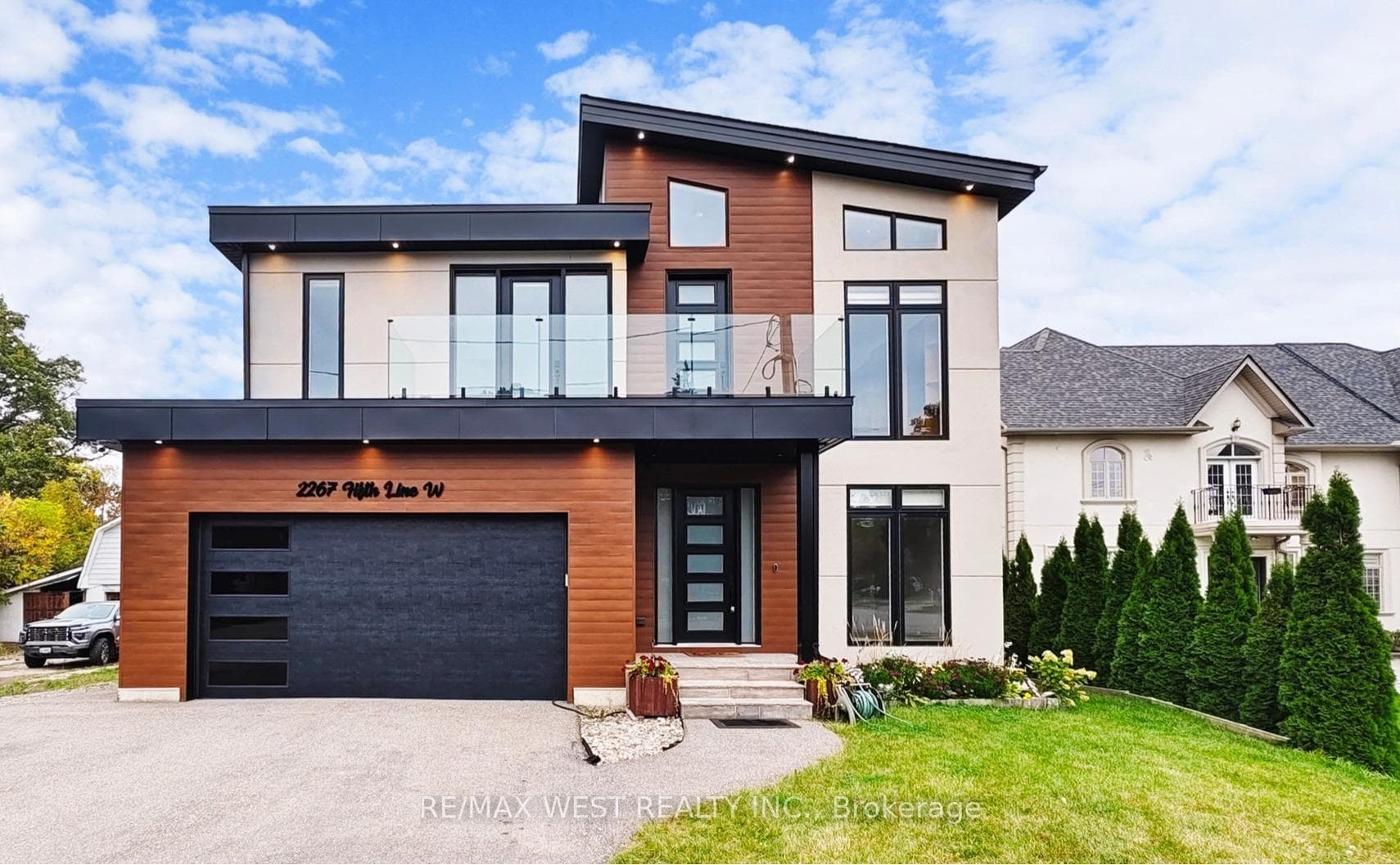 2267 Fifth Line, Mississauga, ON L5K 1V7 - Photo 1