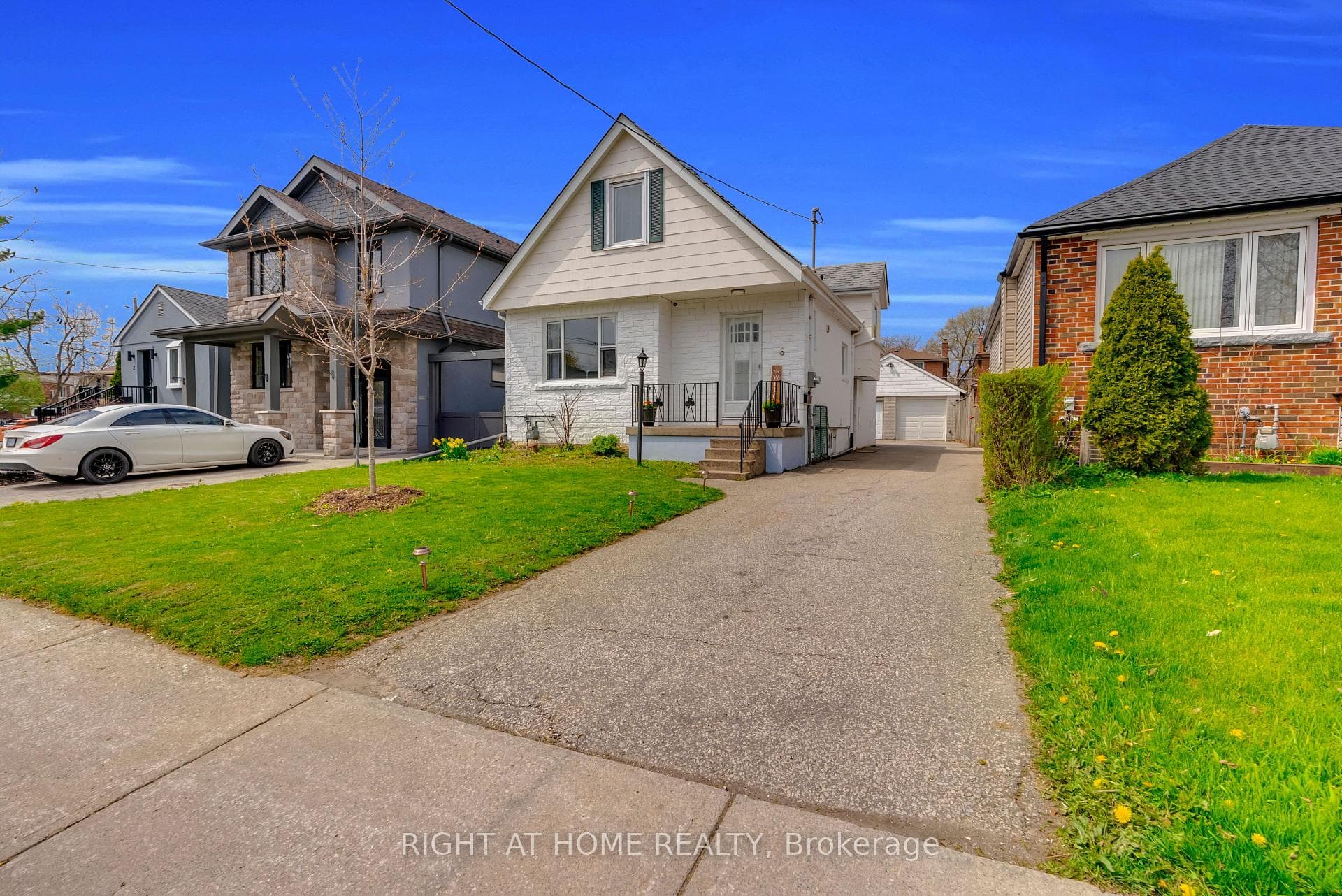 6 Vanbrugh Avenue, Birch Cliff / Cliffside, ON M1N 3S7 - Photo 1