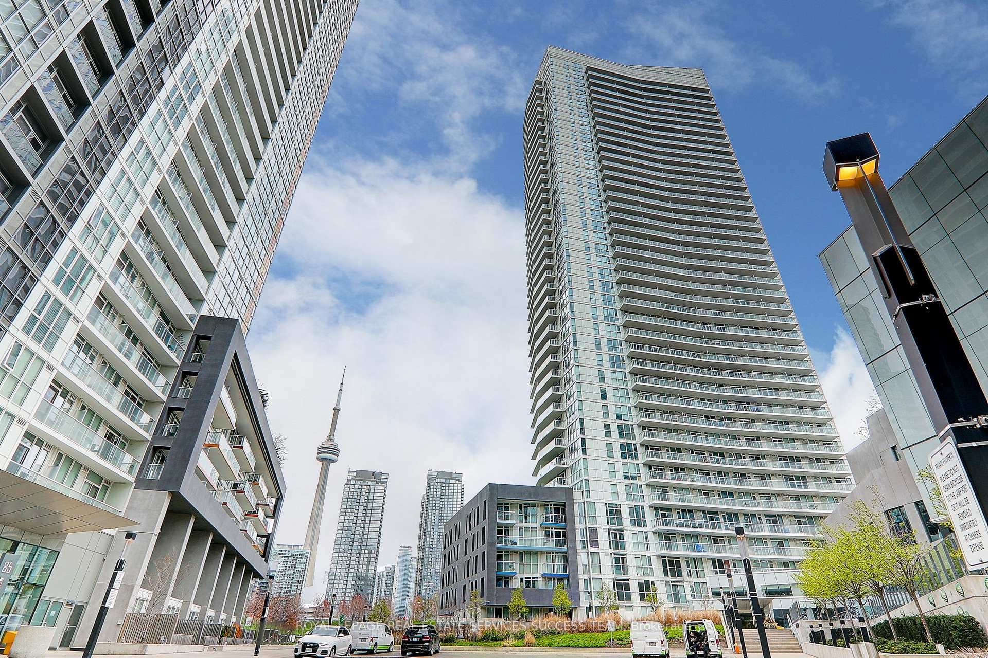 75 Queens Whart Road Unit 4606, Toronto C01