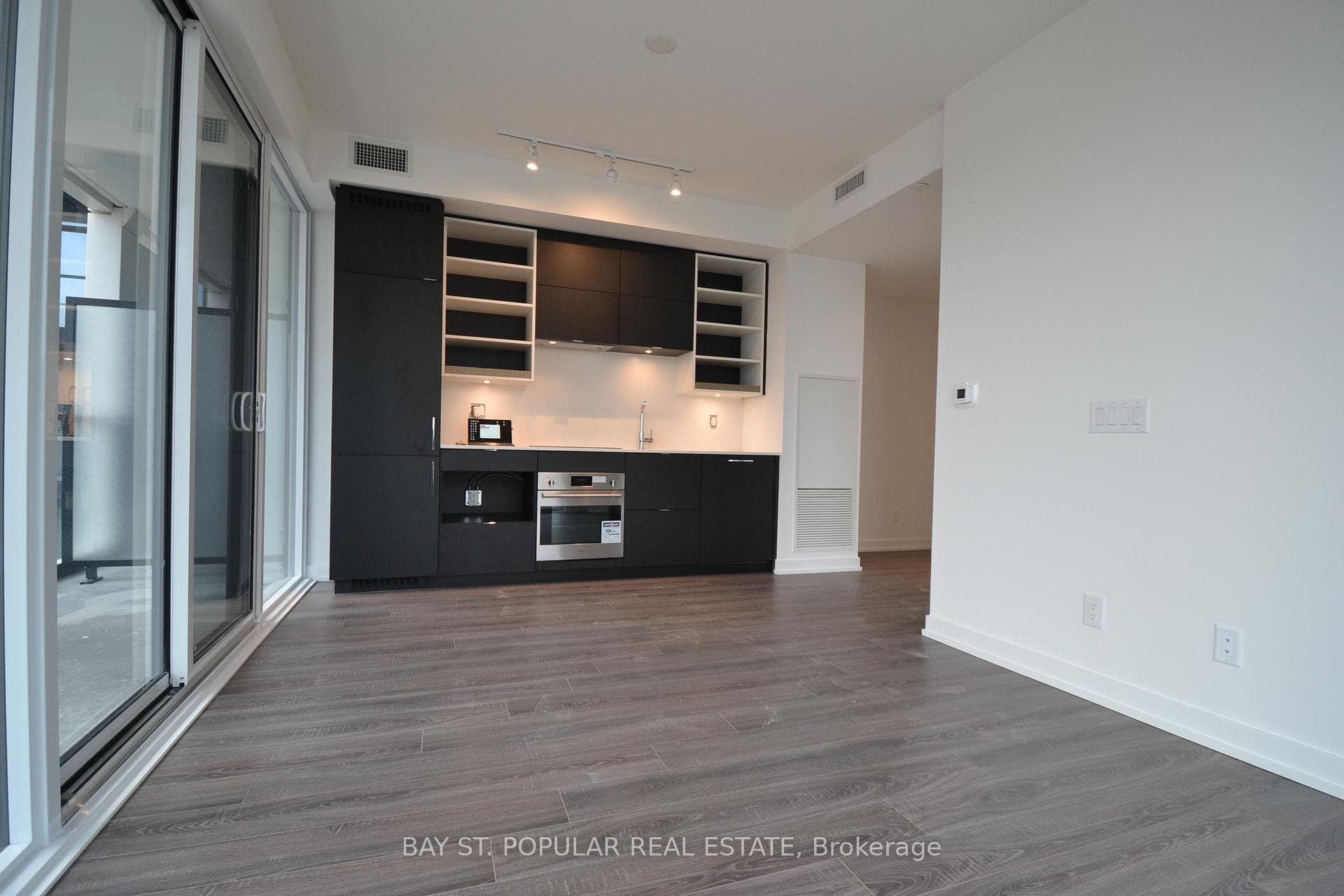 20 Edward Street Unit 2016, Toronto C01