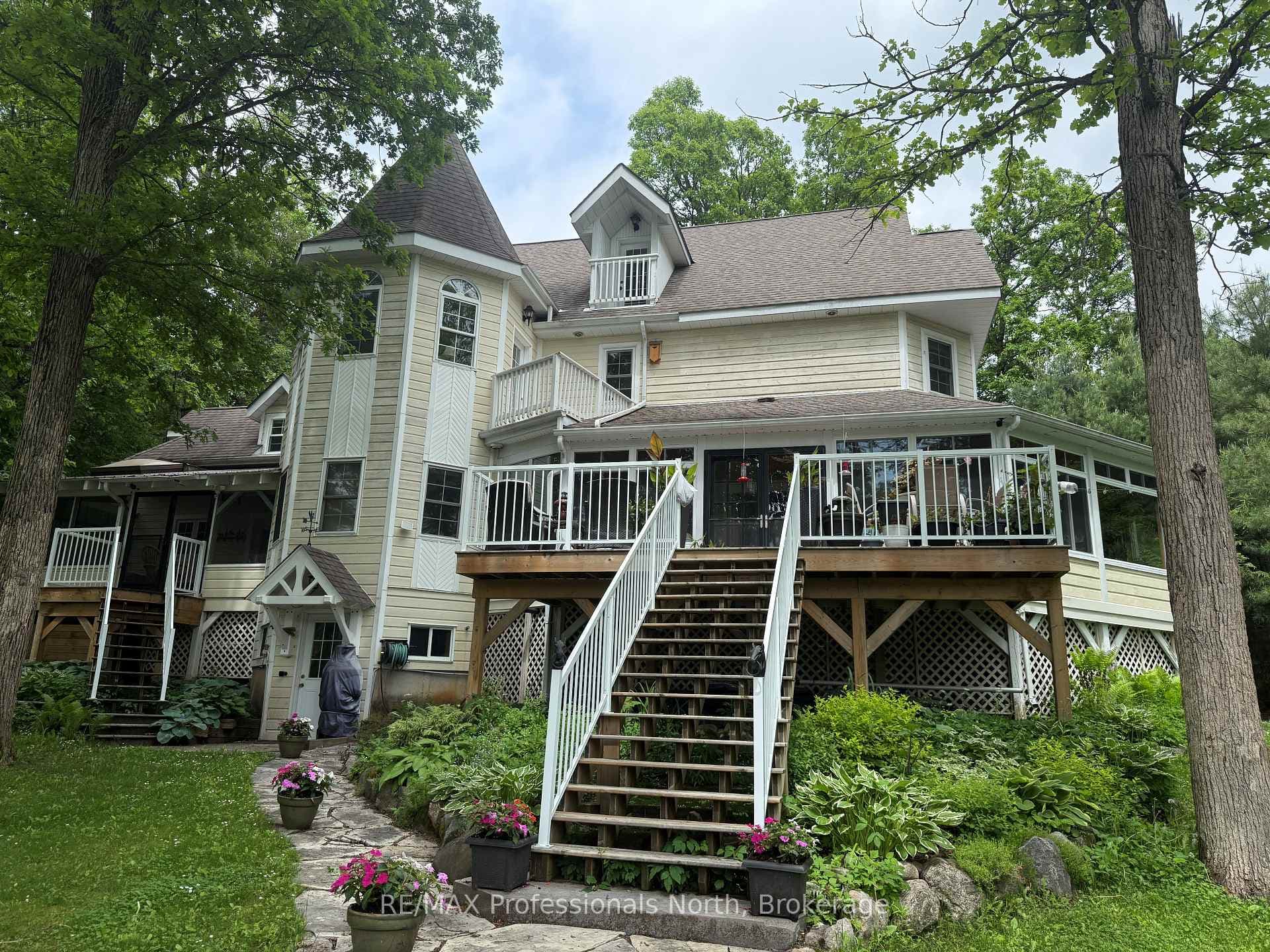 22 Knowles Crescent, Seguin, ON P0C 1J0 - Photo 1
