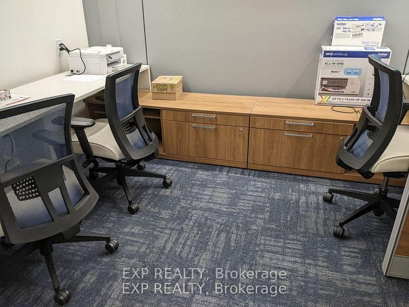 5250 Solar Drive Unit 204, Mississauga, ON L4W 5M8 - Photo 1