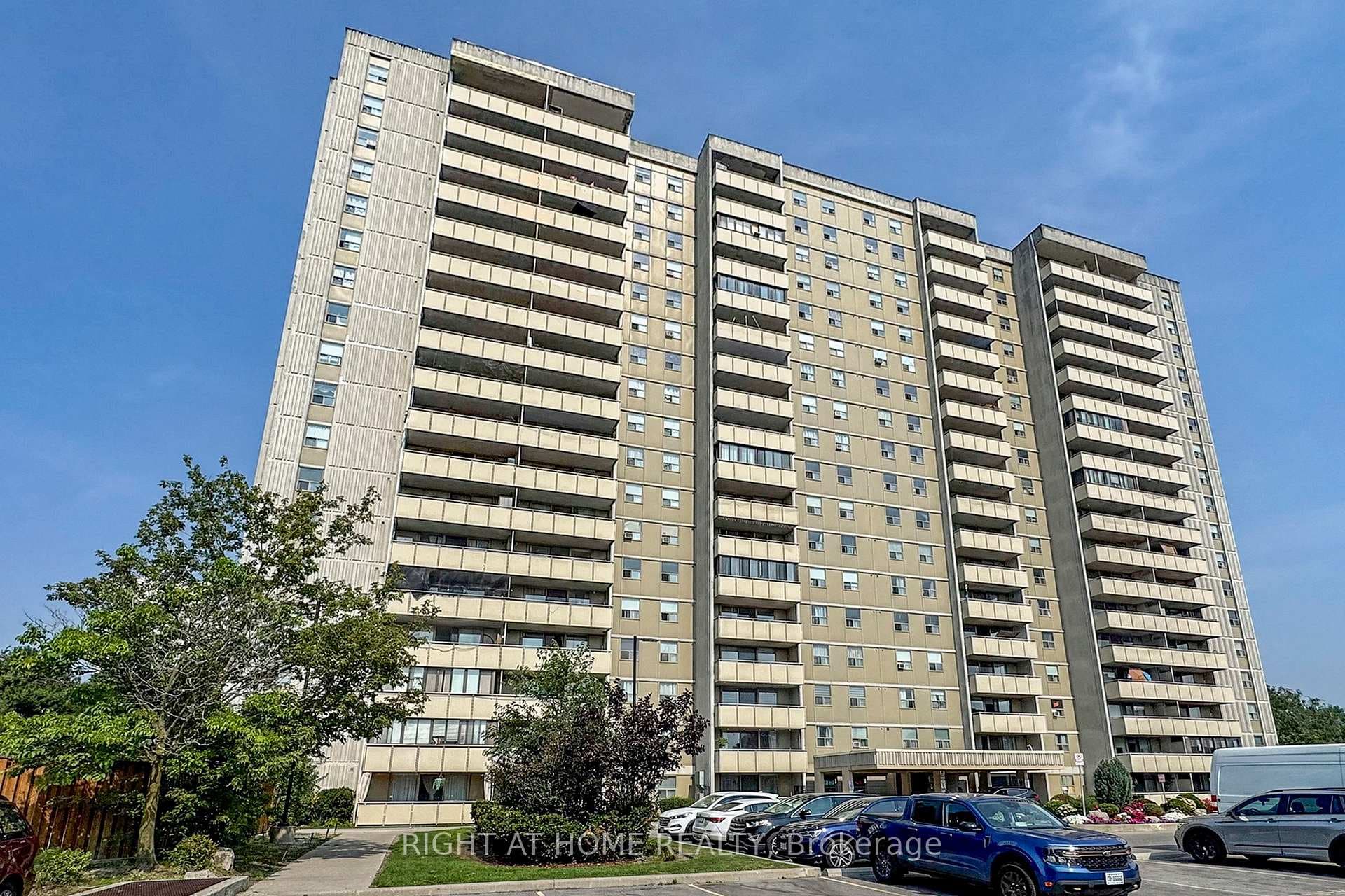 1338 York Mills Road Unit 702, Don Mills / Parkwoods / Victoria Village, ON M3A 3M3 - Photo 1