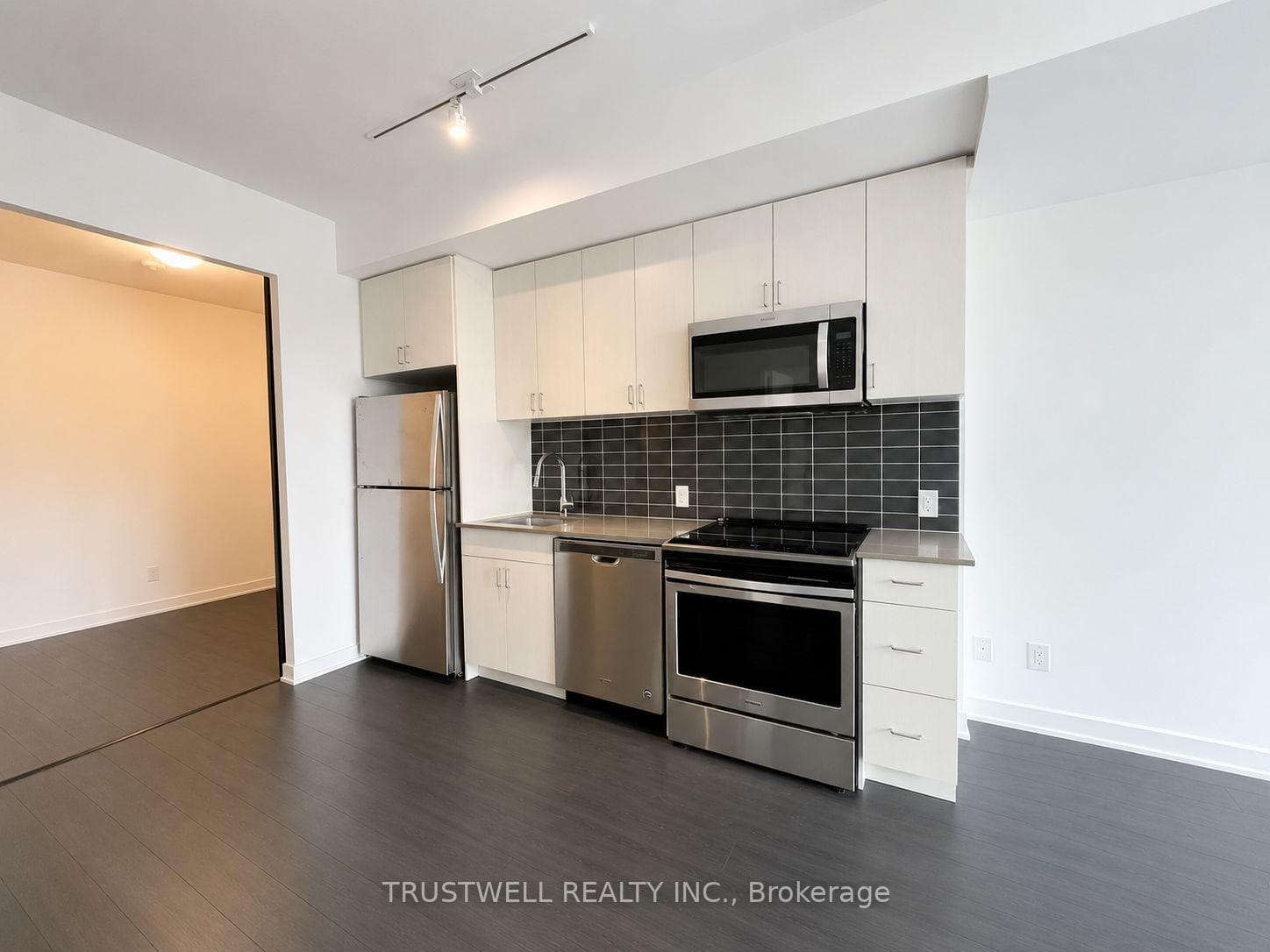 2799 Kingston Road Unit 308, Toronto E08