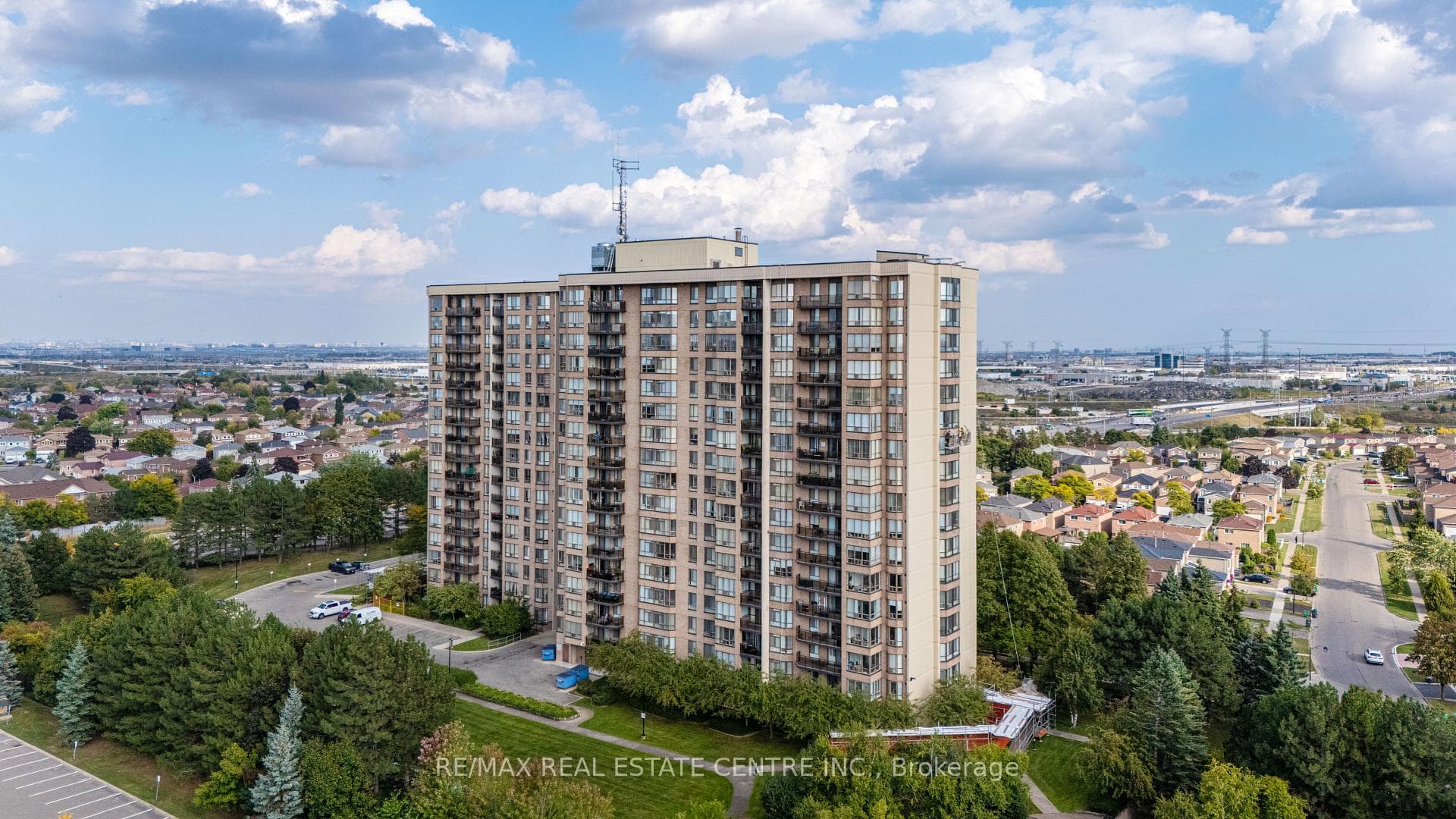 20 Cherrytree Drive Unit 802, Brampton, ON L6Y 3V1 - Photo 1