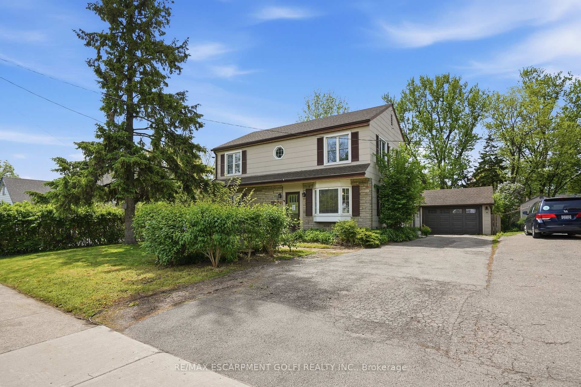 545 Mohawk Road, Hamilton, ON L9C 1X5 - Photo 1