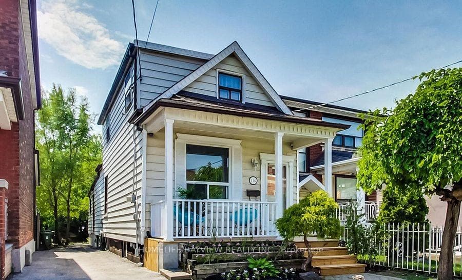 316 Silverthorn (main and second floor) Avenue, Keelesdale / Eglinton West, ON M6N 3K6 - Photo 1