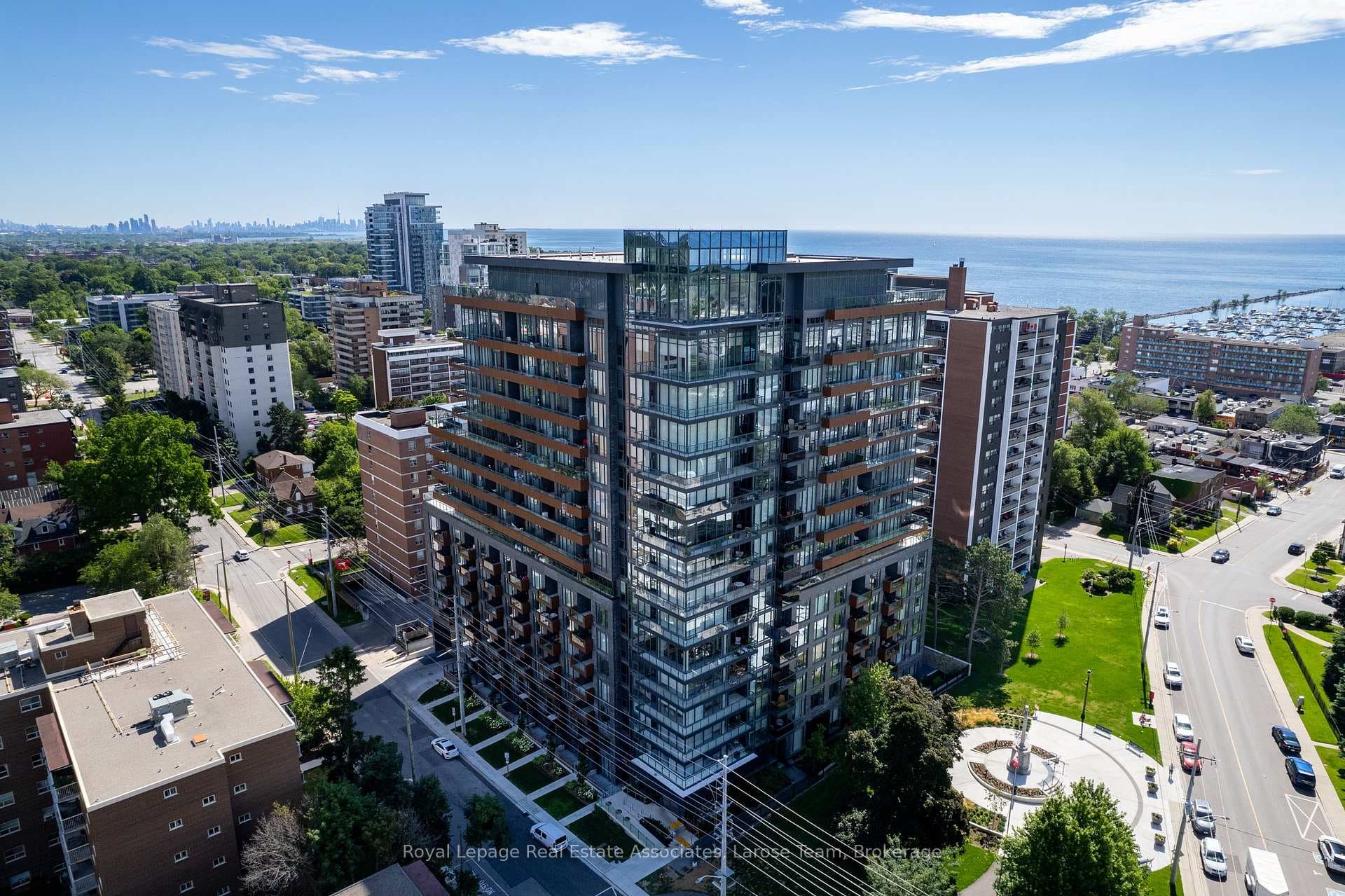 21 Park Street Unit 811, Mississauga