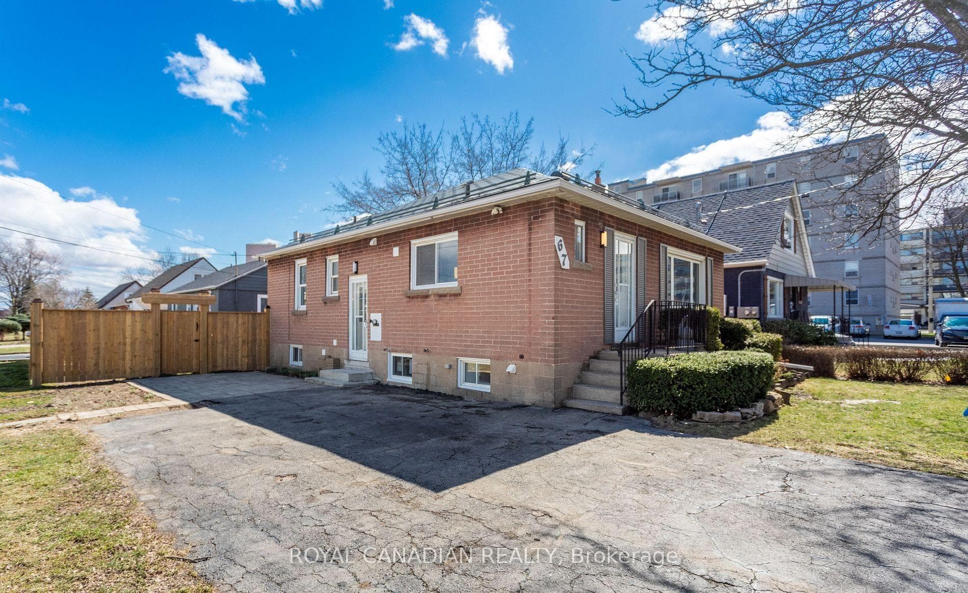 67 Seven Oaks Drive Unit Main, Hamilton, ON L9A 4E3 - Photo 1