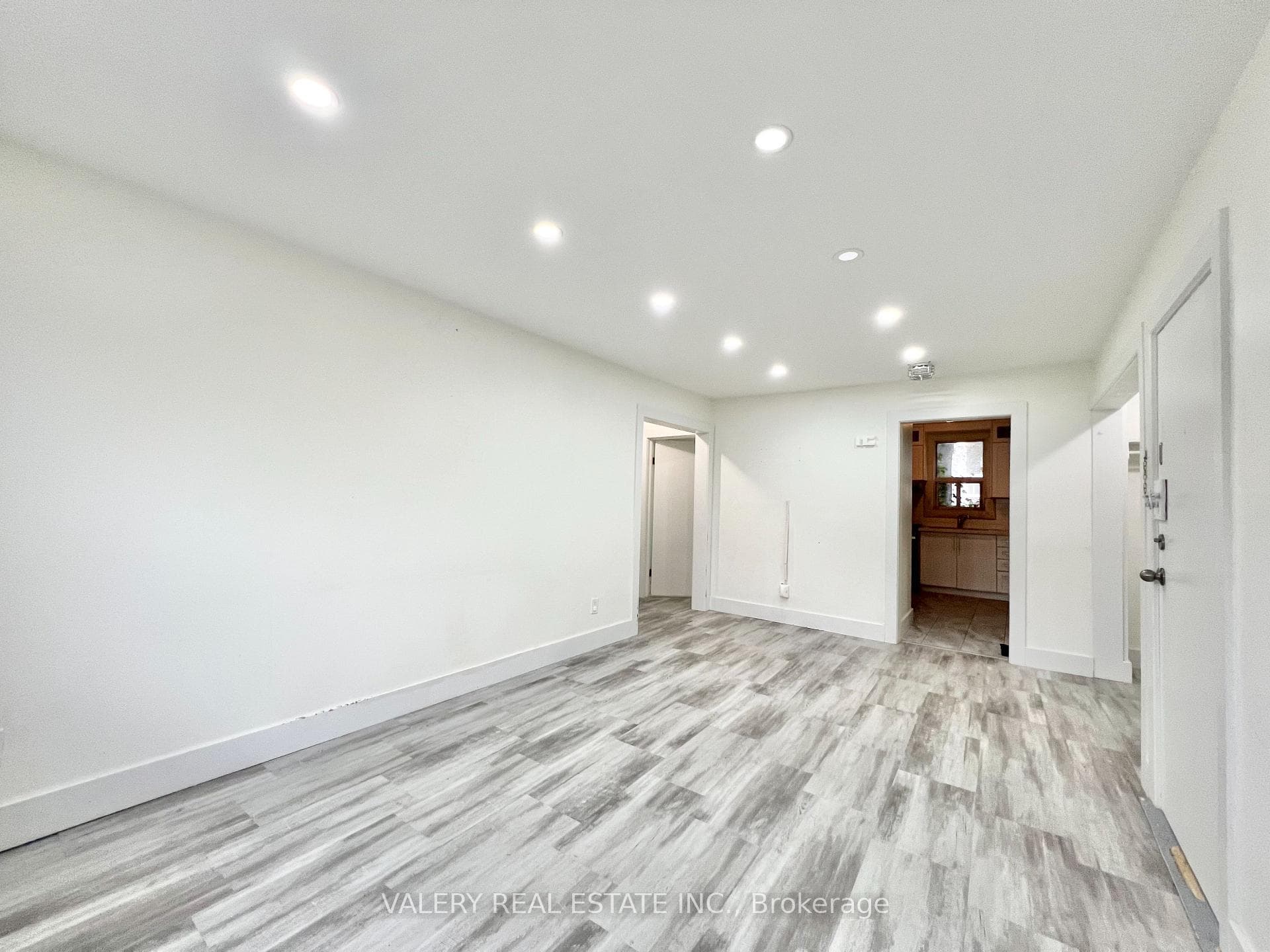 15 Stavebank Road Unit 4, Mississauga, ON L5G 2T2 - Photo 1