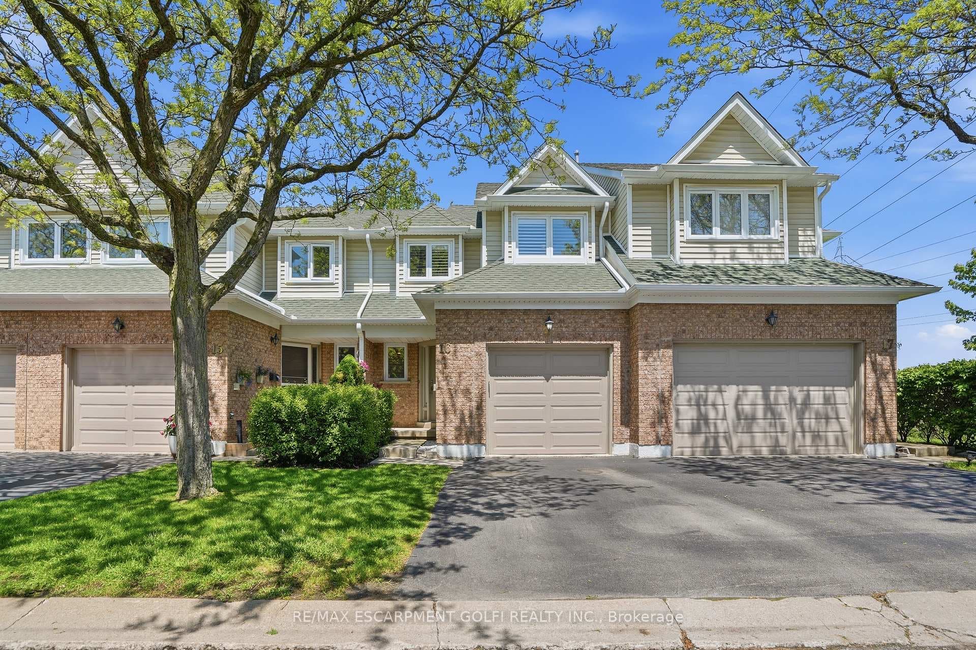 2215 Cleaver Avenue Unit 16, Burlington, ON L7M 4C5 - Photo 1