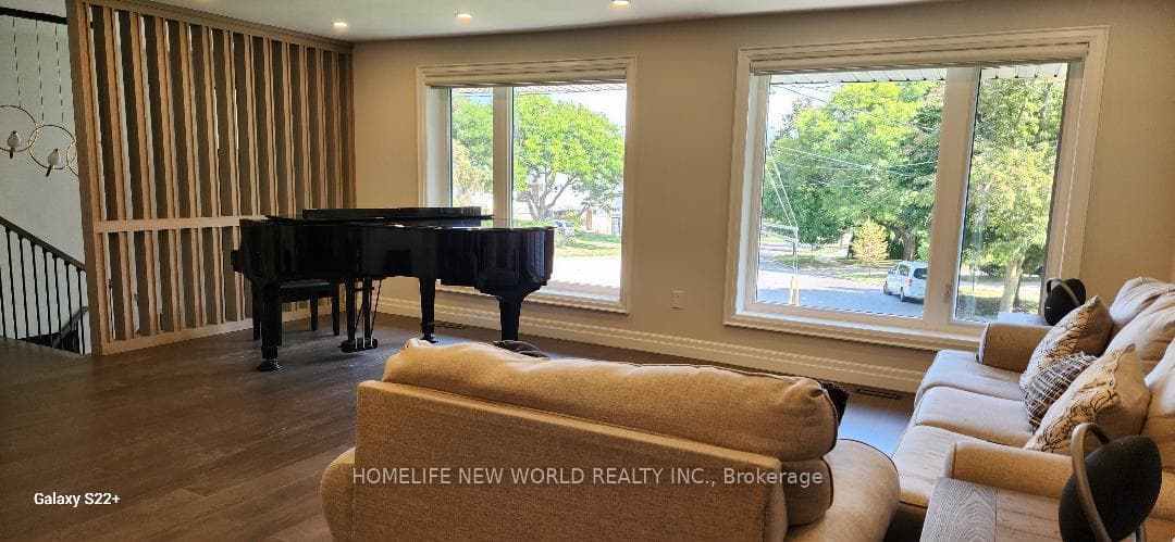 37 SHOULDICE Court, Bridle Path / York Mills / Hoggs Hollow, ON M2L 2S3 - Photo 1