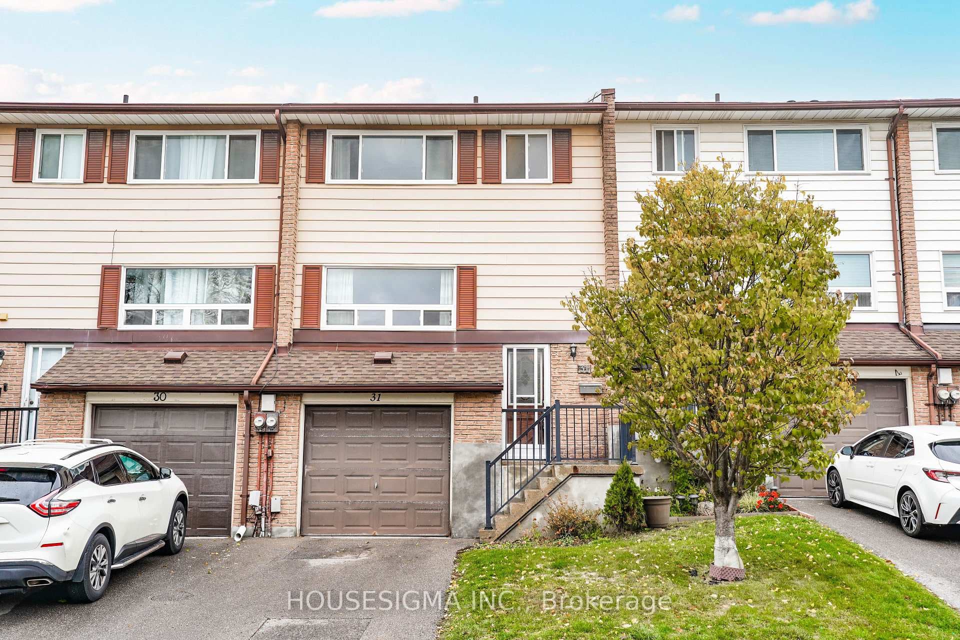 321 Blackthorn Street Unit 31, Oshawa, ON L1K 1L3 - Photo 1