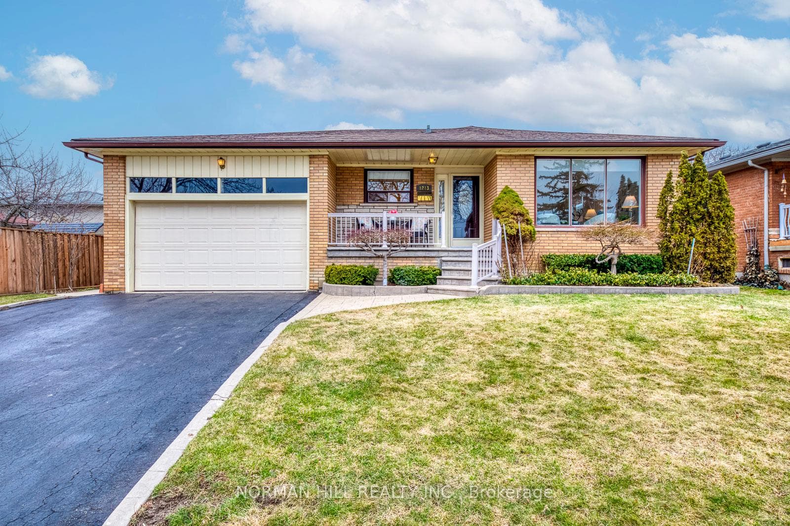 1213 Shamir Crescent, Mississauga, ON L5C 1L2 - Photo 1