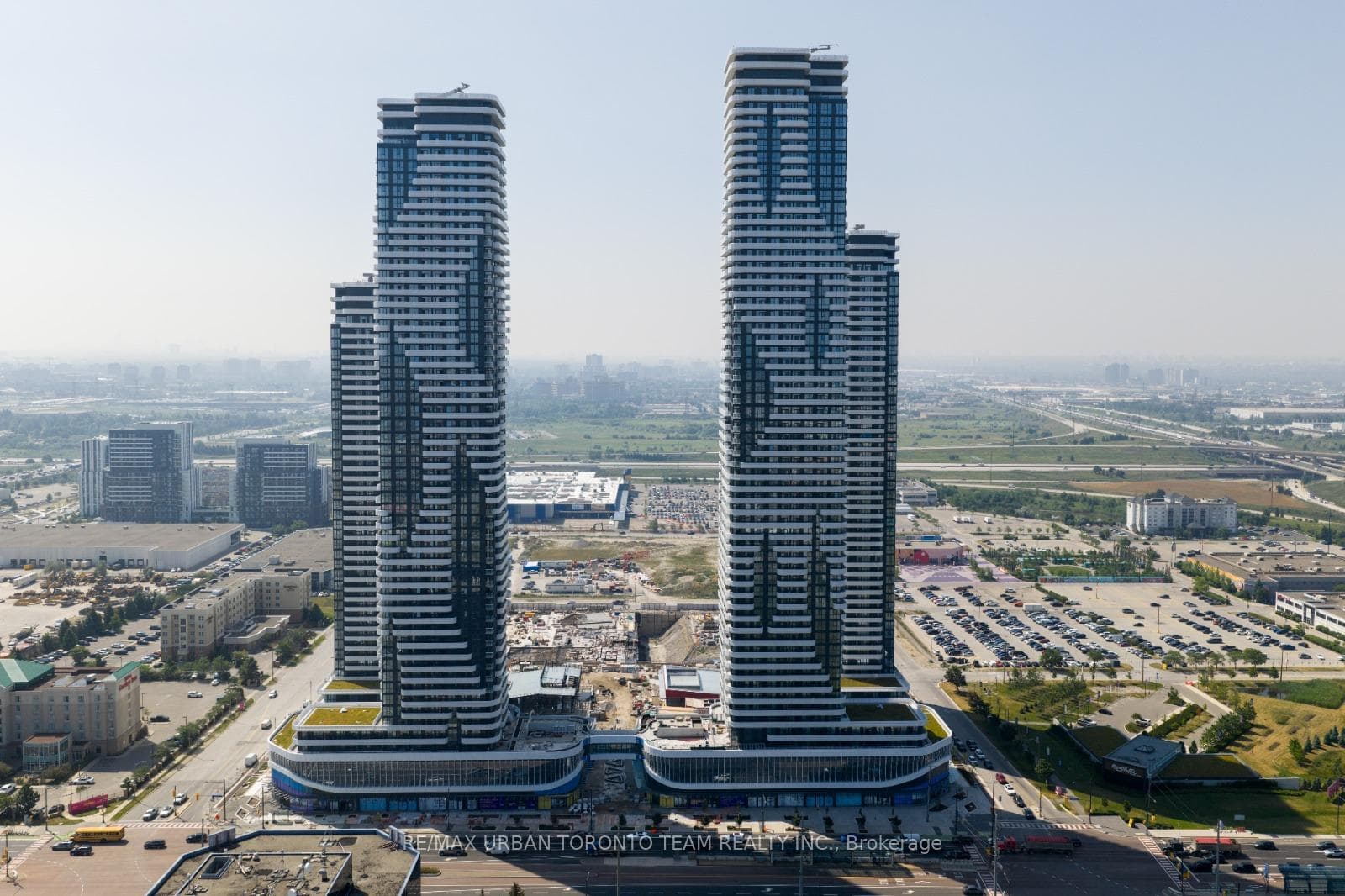 8 Interchange Way Unit 812, Vaughan