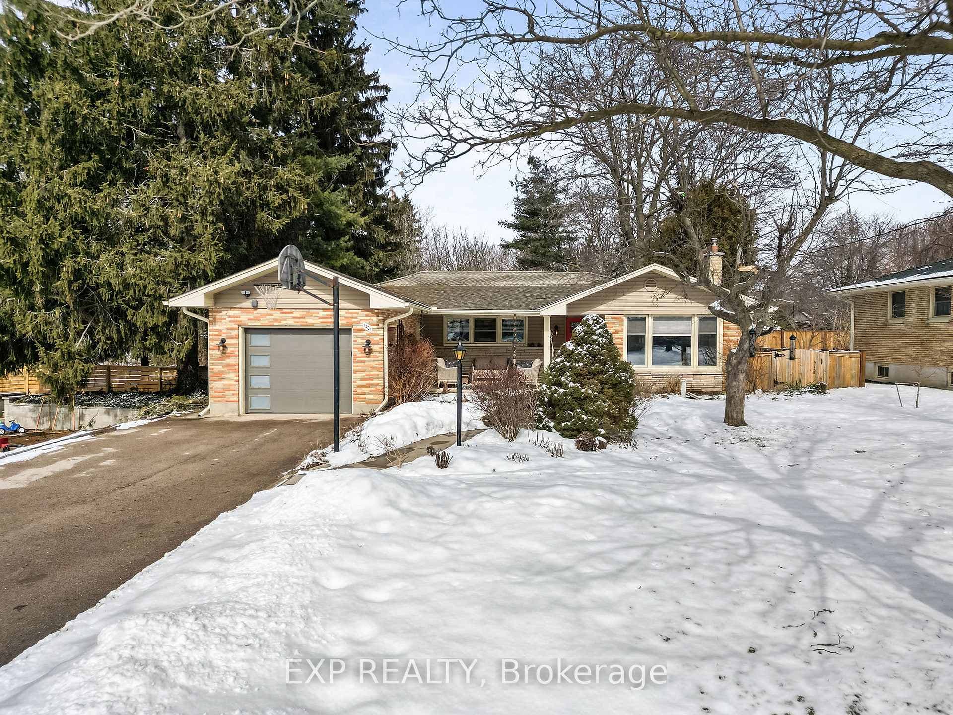 1301 Wayne Road, London South, ON N6K 2G9 - Photo 1