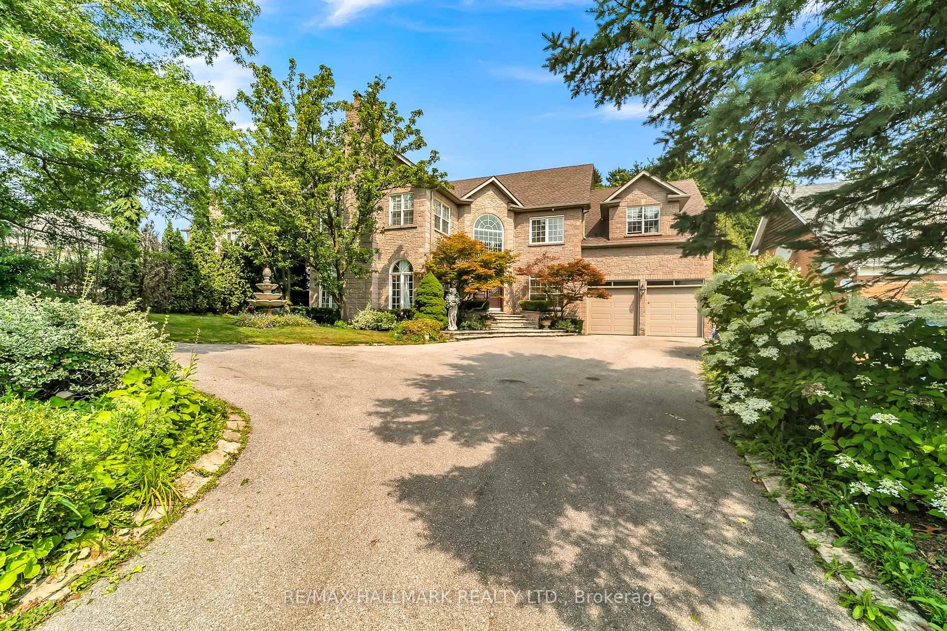 384 Kennedy Street, Aurora, ON L4G 5M6 - Photo 1