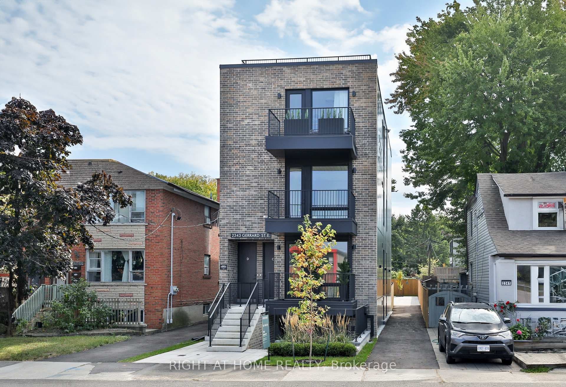 2343 Gerrard Street, The Beaches / Upper Beaches, ON M4E 2E6 - Photo 1