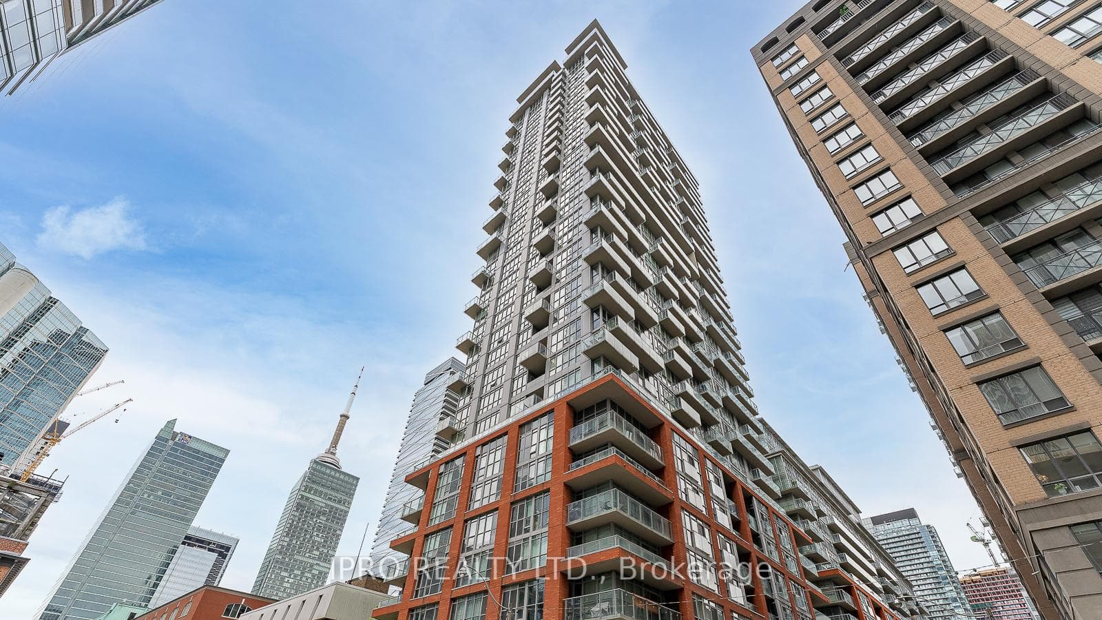 126 Simcoe Street Unit 512, Downtown Toronto / Waterfront, ON M5H 4E6 - Photo 1