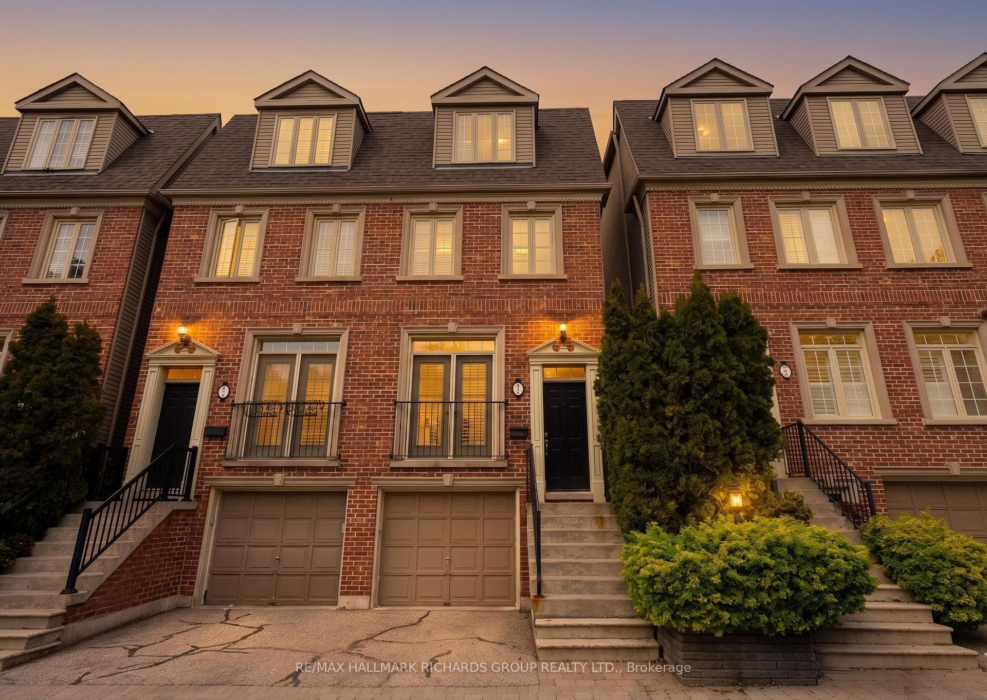 724F Kingston Road, Toronto E02