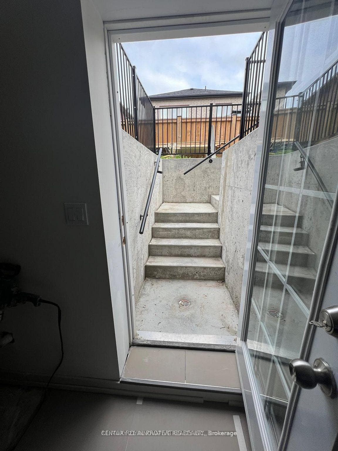 1042 Kingpeak Crescent, Pickering, ON L1X 0H3 - Photo 1