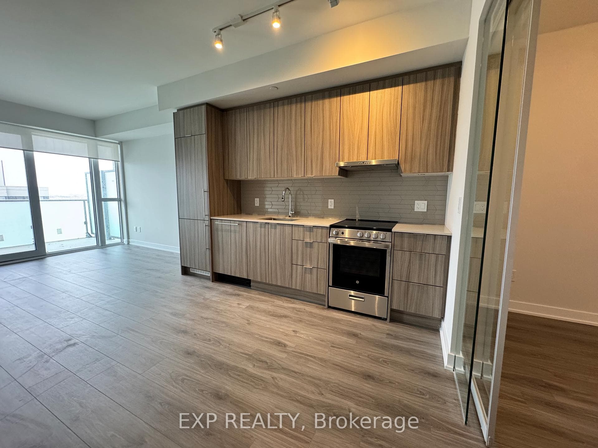 430 Square One Drive Unit 1909, Mississauga, ON L5B 0L6 - Photo 1