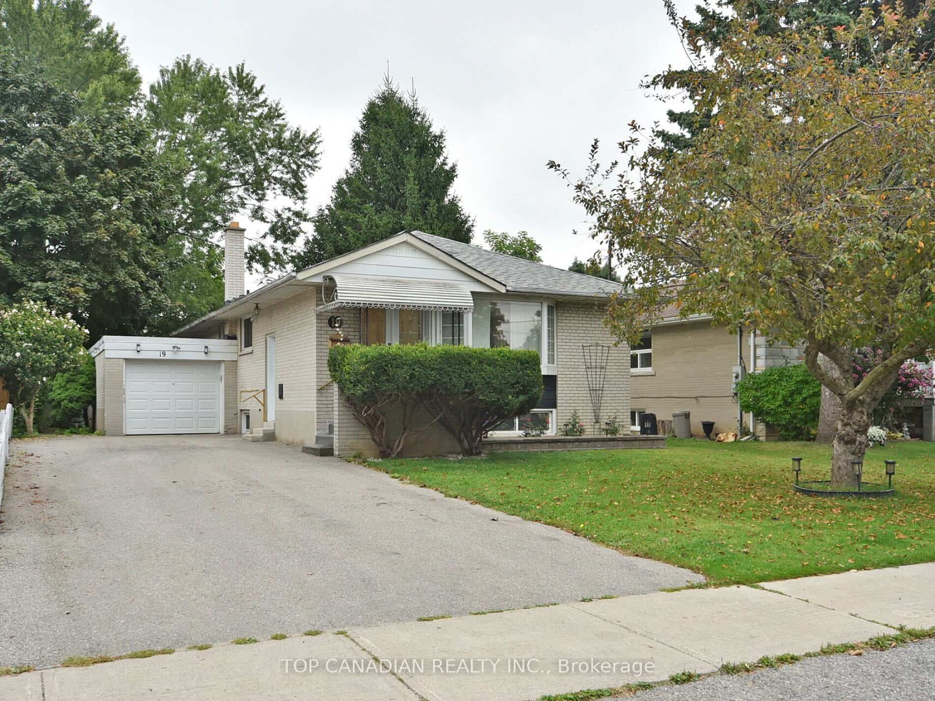 19 Beaverton Road, Richmond Hill, ON L4C 2H5 - Photo 1