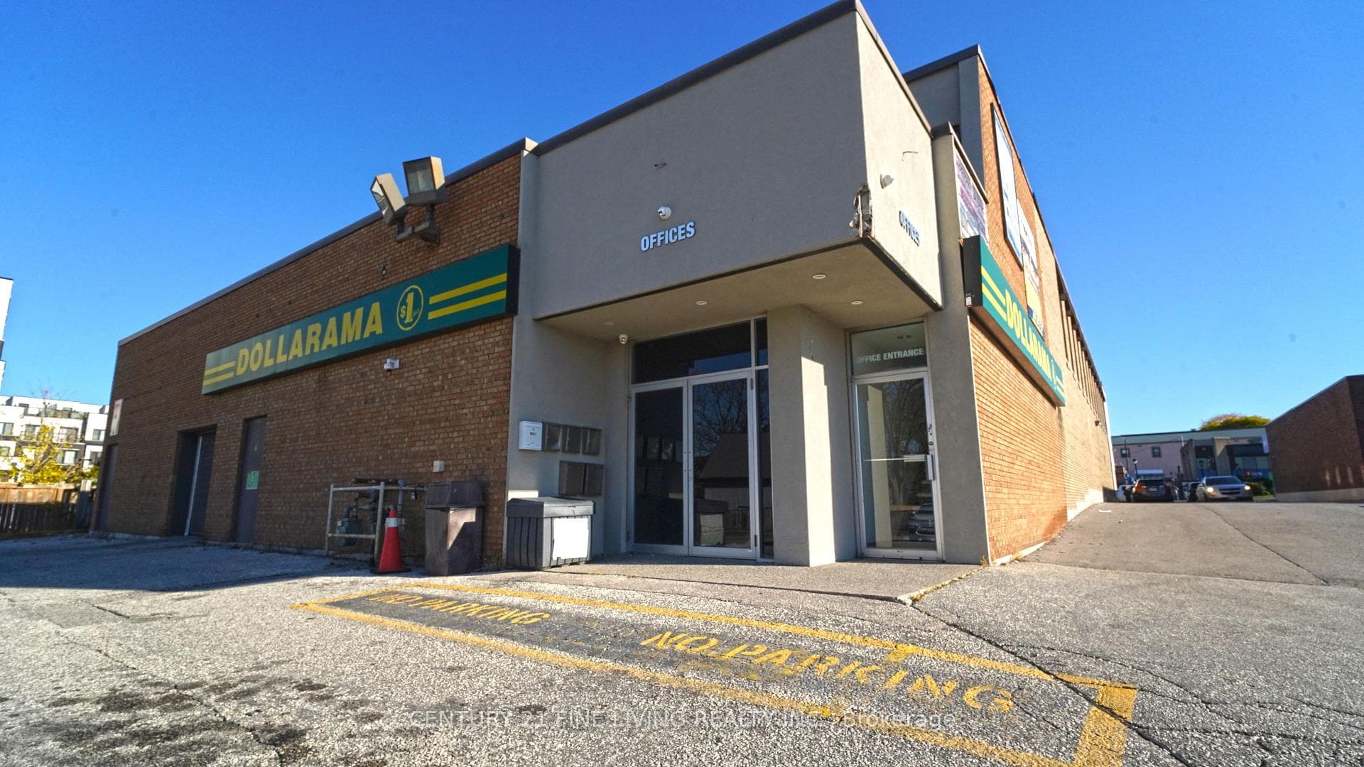 15260 Yonge Street Unit 201, Aurora, ON L4G 1N4 - Photo 1