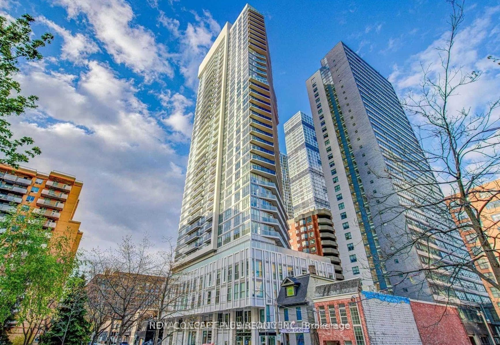 77 Mutual Street Unit 407, Regent Park / Cabbagetown / St. James Town, ON M5B 0B9 - Photo 1