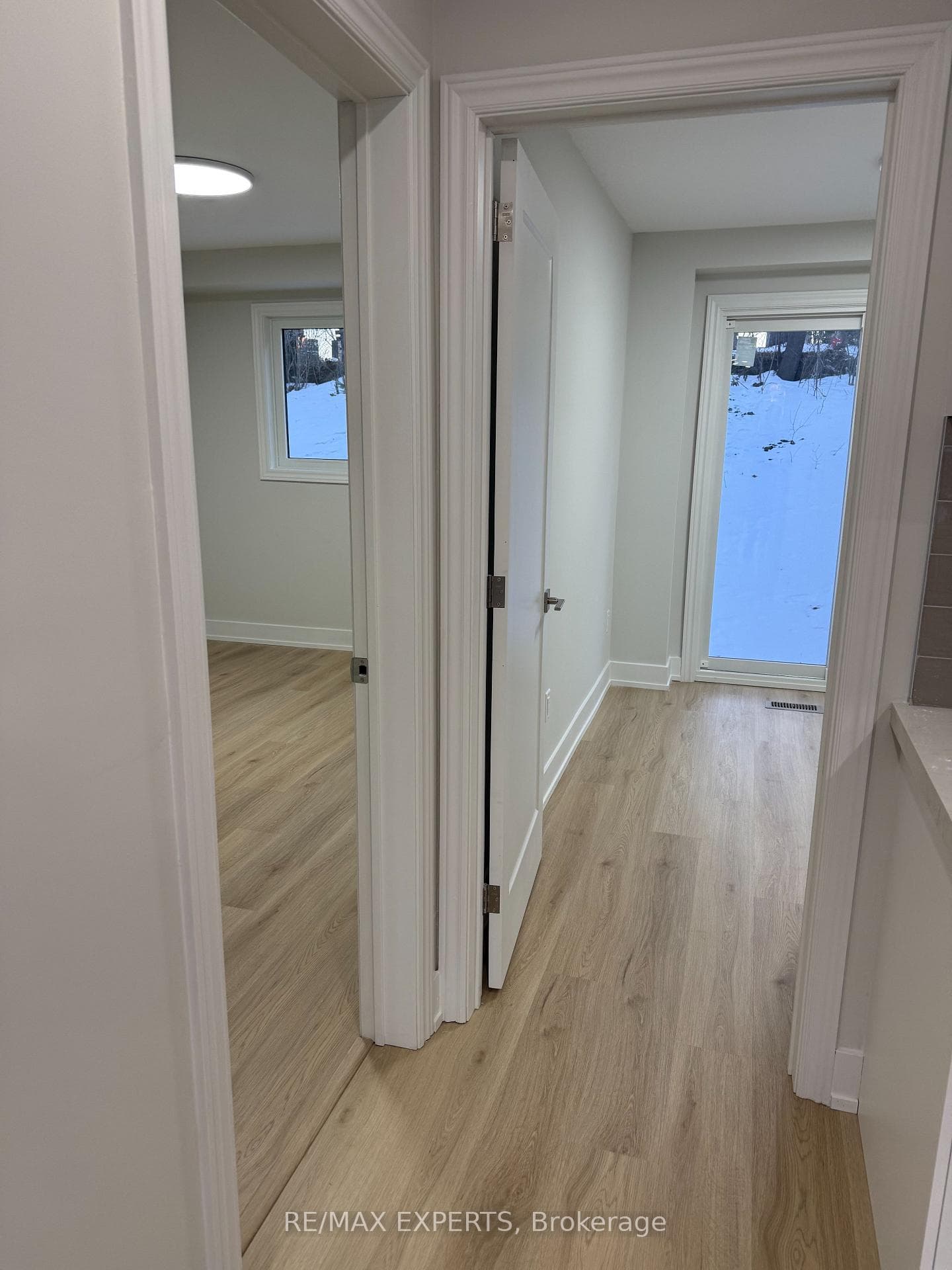 873 Hollyhill Court Unit Main, Mississauga, ON L4Y 2E2 - Photo 1