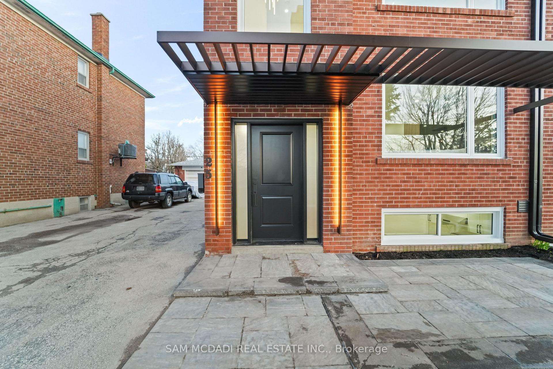 25 Falstaff Avenue, Toronto W04
