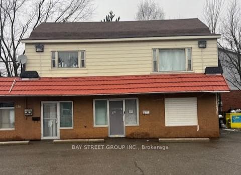 132 THOROLD Road, Welland, ON L3C 3V3 - Photo 1