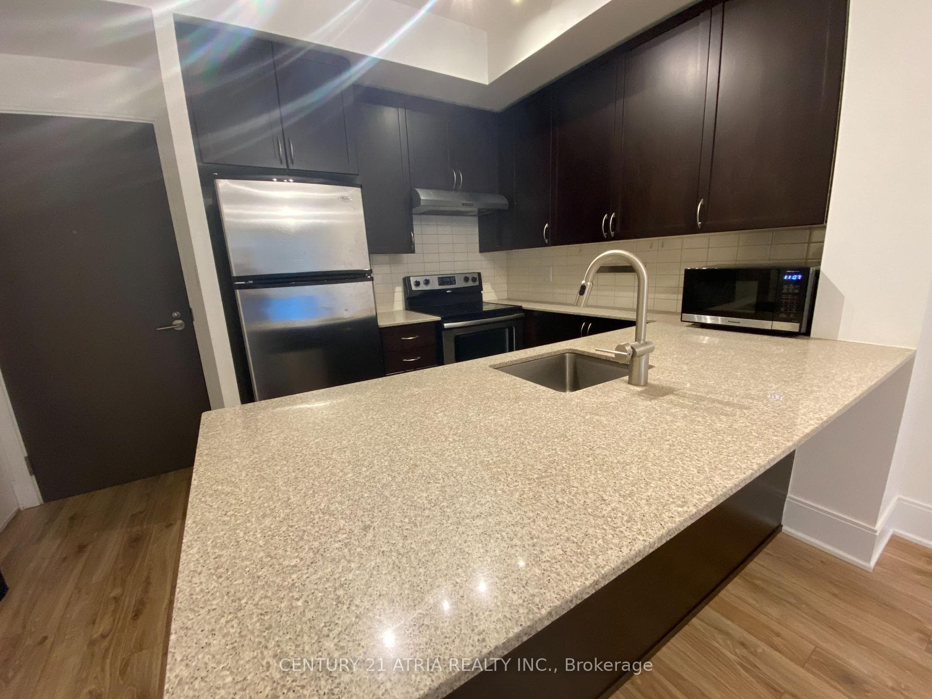 560 Front Street Unit 706, Downtown Toronto / Waterfront, ON M5V 1C1 - Photo 1
