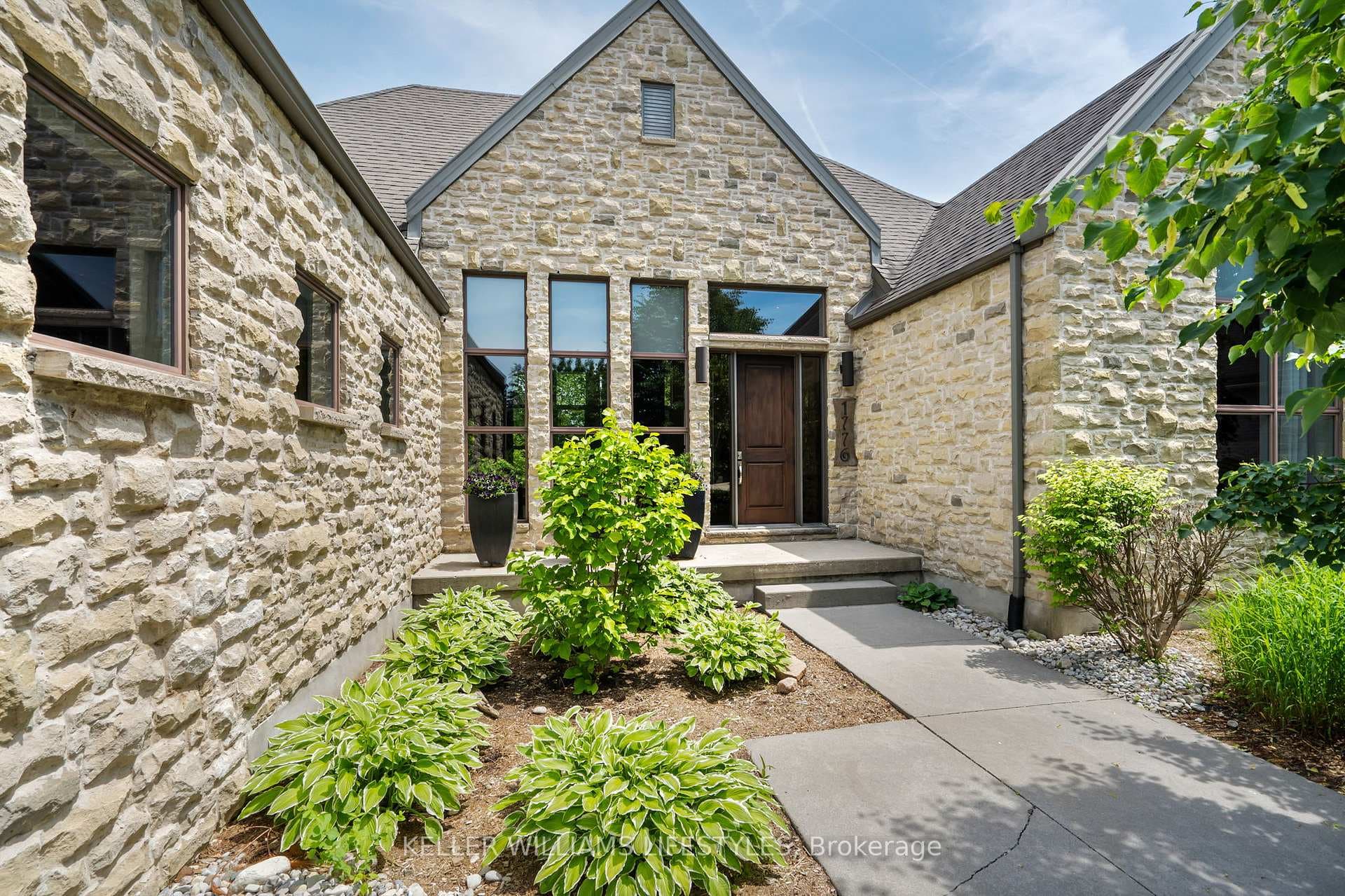 1776 Riverbend Road, London South