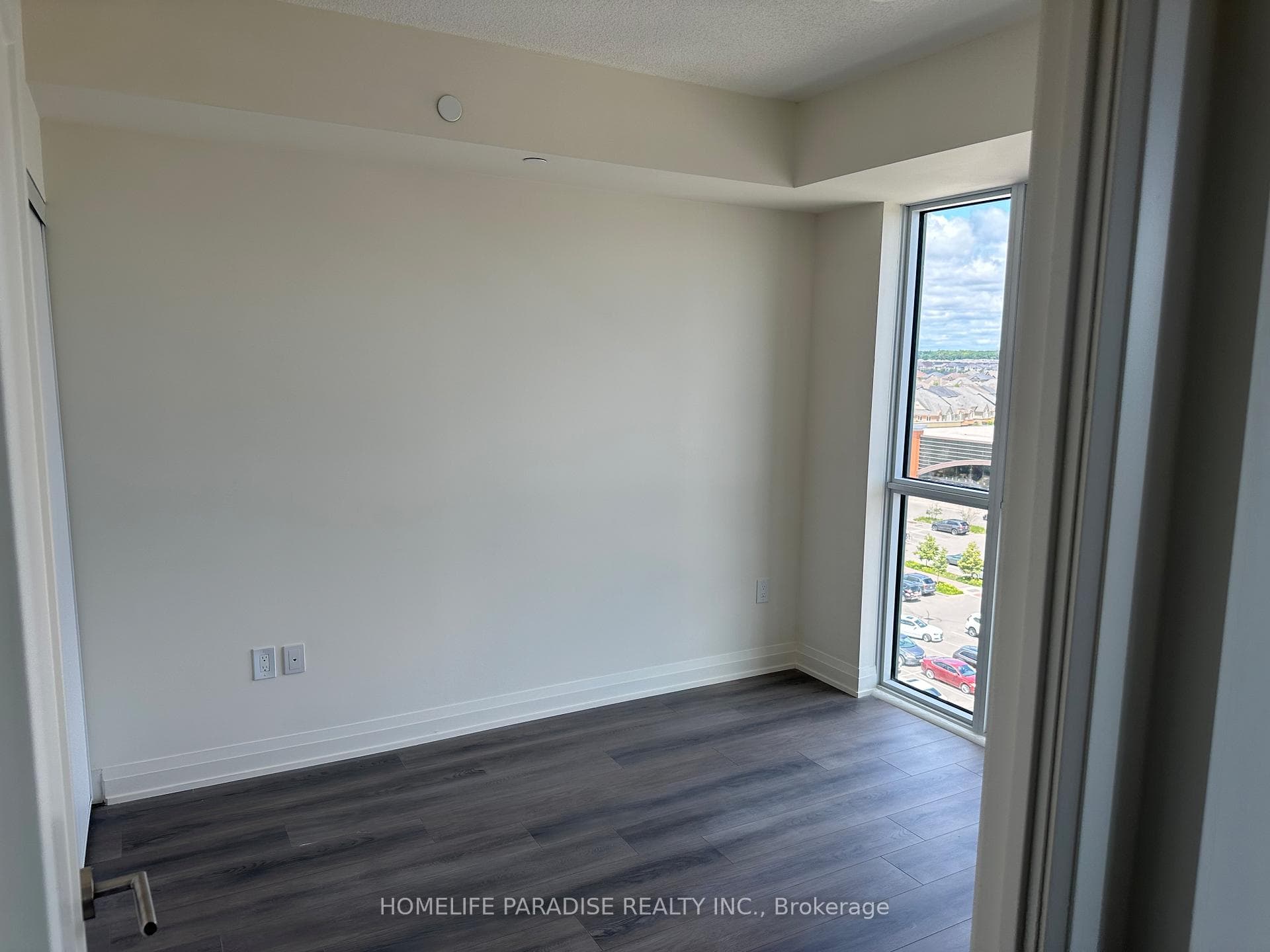 509 Dundas Street Unit 708, Oakville