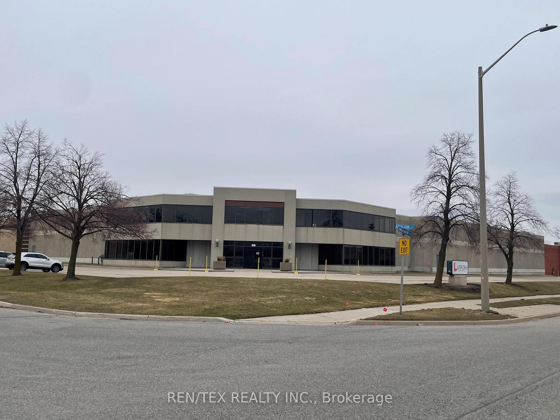 261 Ambassador Drive, Mississauga, ON L5T 2J2 - Photo 1