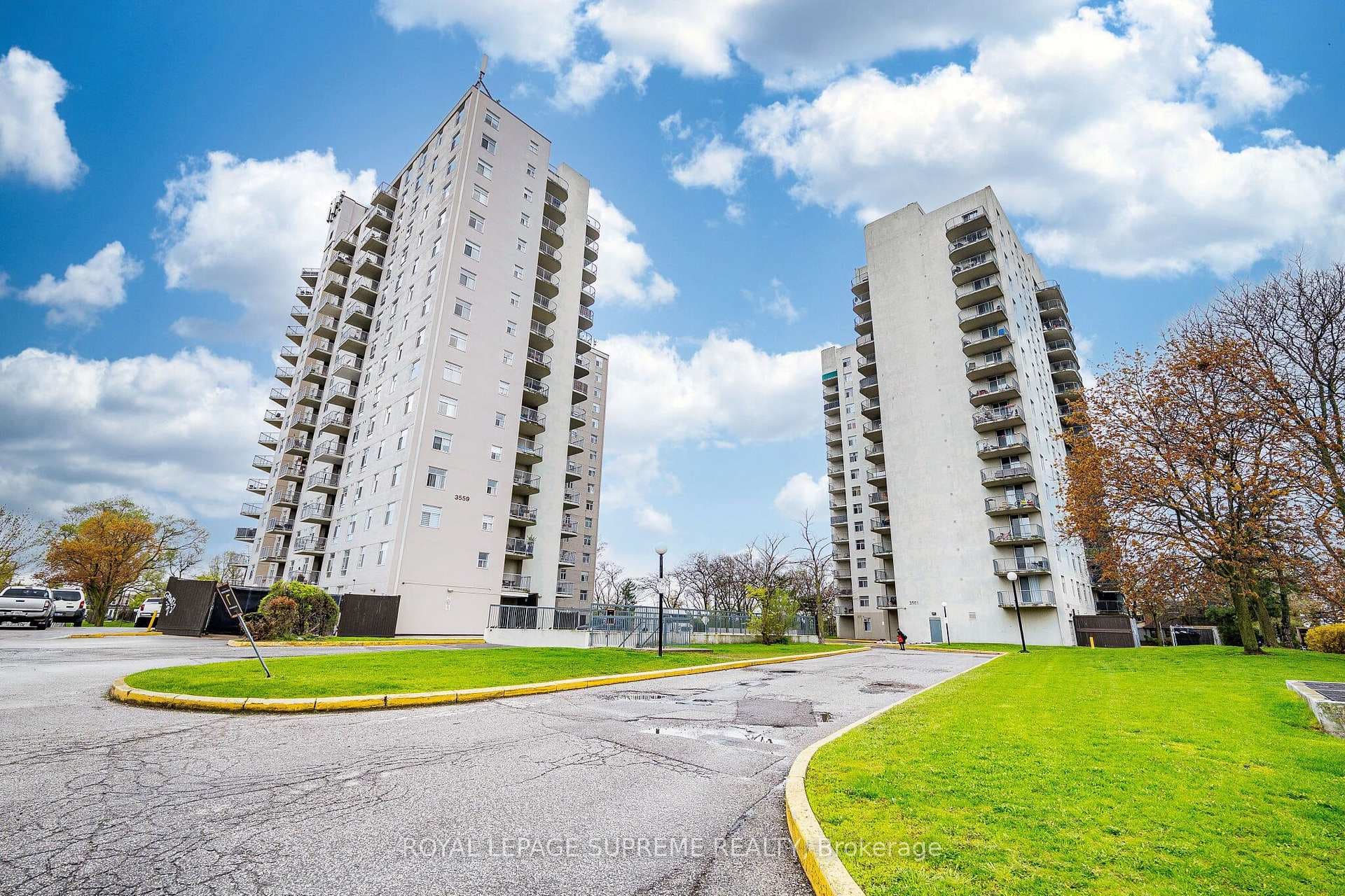 3559 Eglinton Avenue Unit 409, York / Weston, ON M6M 5C6 - Photo 1