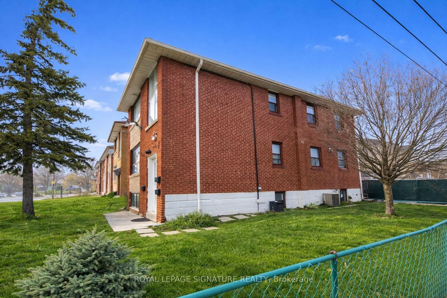 5 Wesley Street Unit Main Floor, Liberty Village / Parkdale / South Parkdale, ON M8Y 2W4 - Photo 1