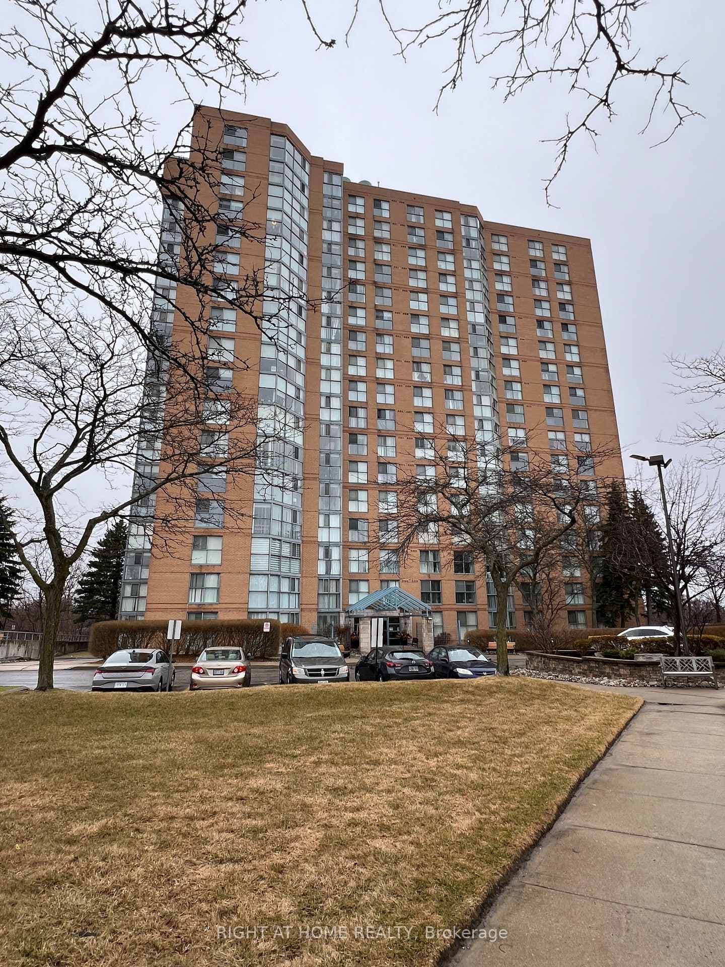 90 Dale Avenue Unit 706, Scarborough Town Centre, ON M1J 3N4 - Photo 1