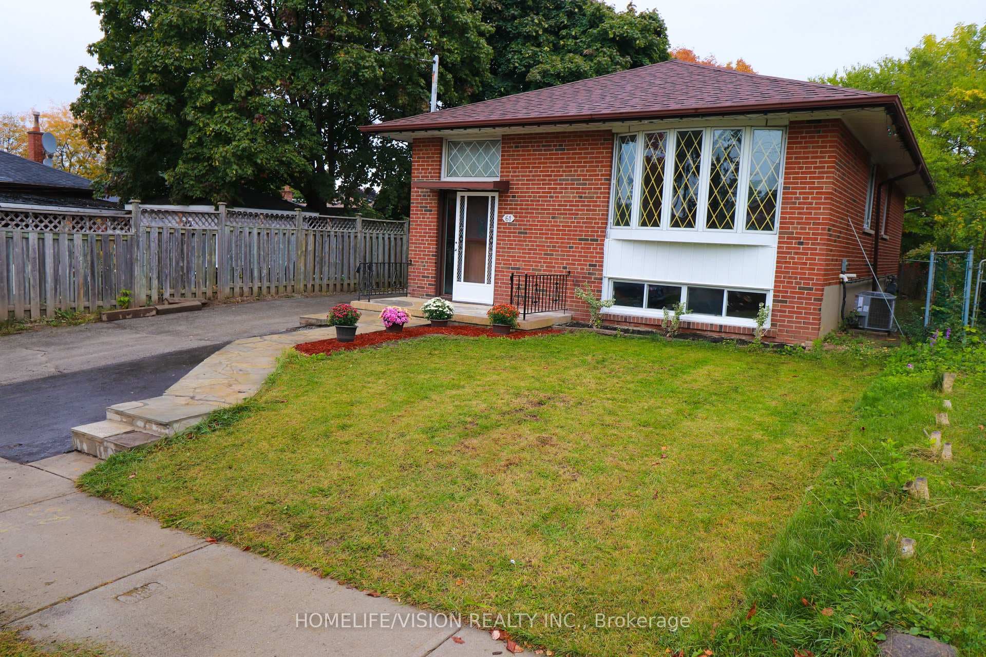 61 Lewiston Road Unit BSMT, Dorset Park / Kennedy Park, ON M1P 1X8 - Photo 1