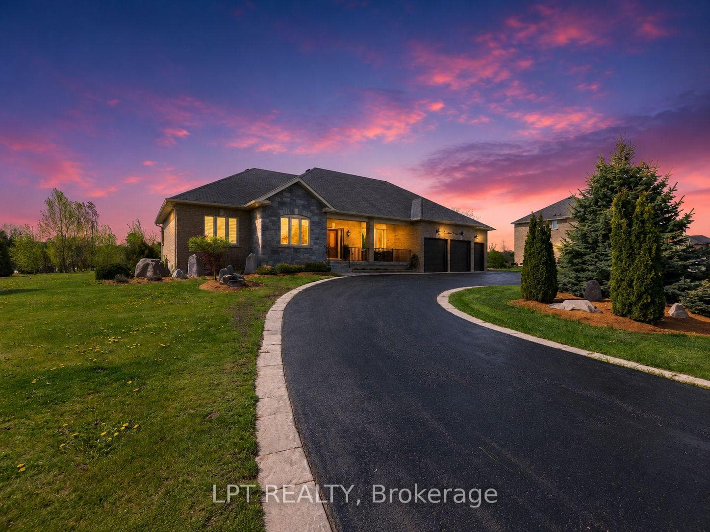 Welcome Home To 66 Stonesthrow Crescent!