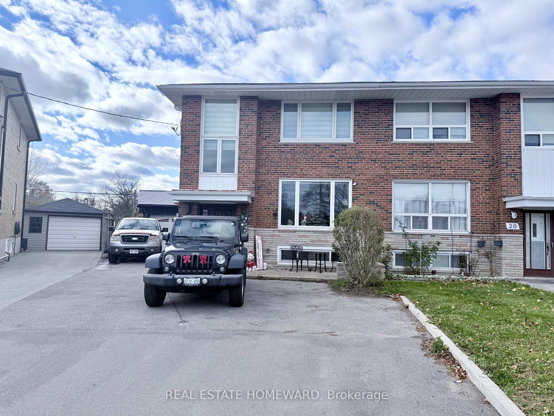 18 Wyndcliff Crescent, Don Mills / Parkwoods / Victoria Village, ON M4A 2K1 - Photo 1