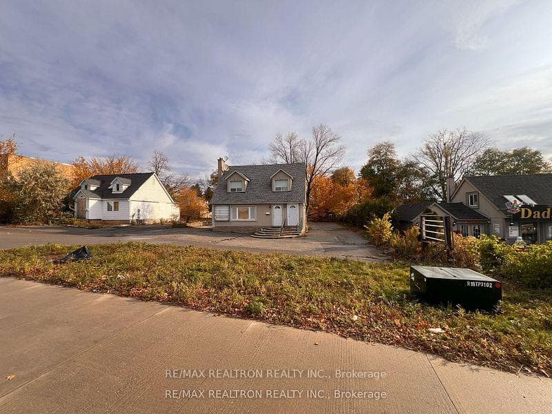 9883 Yonge Street, Richmond Hill, ON L4C 1V1 - Photo 1