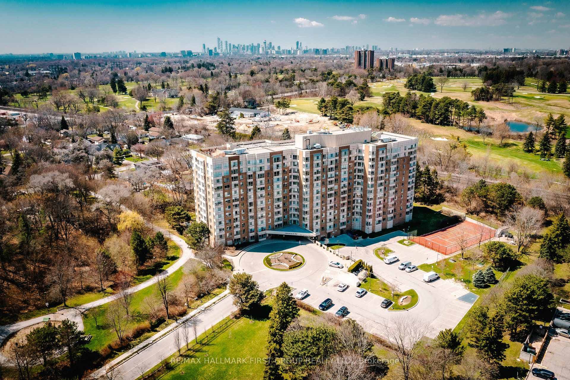 1485 Lakeshore Road Unit 1012, Mississauga, ON L5E 3G2 - Photo 1