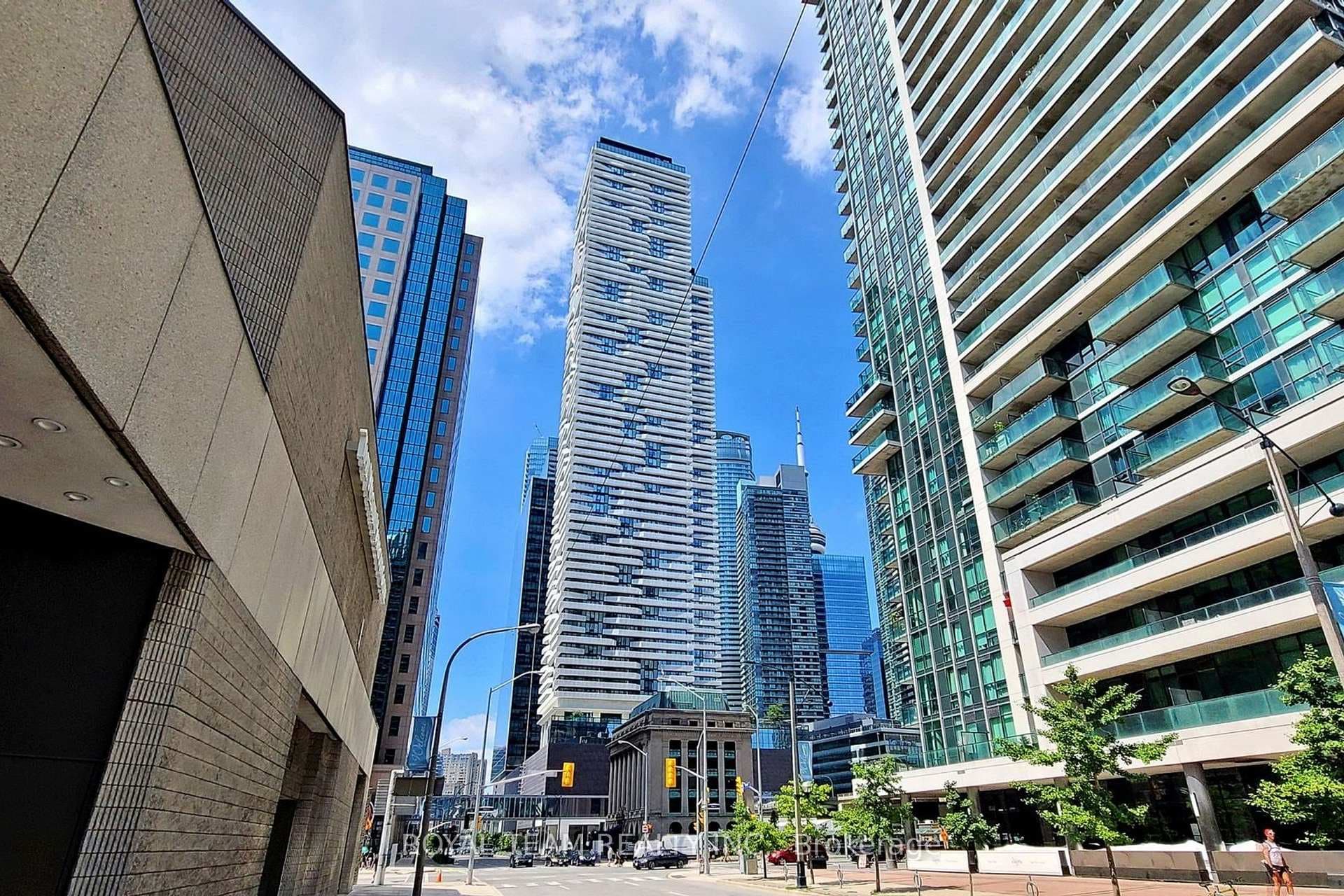 88 Harbour Street Unit 5703, Downtown Toronto / Waterfront, ON M5J 0C3 - Photo 1