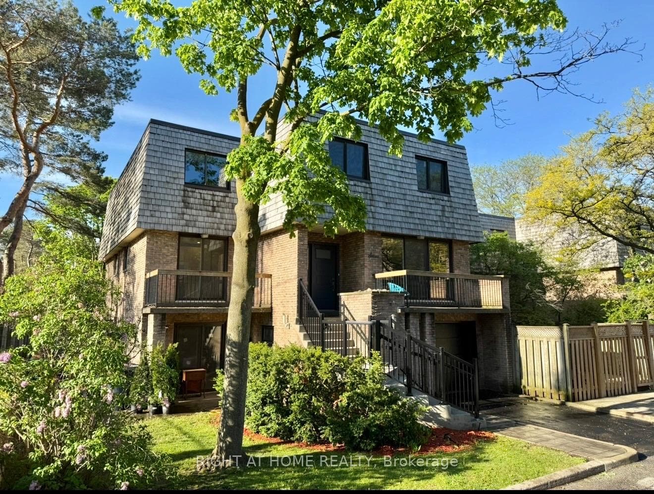 7 Vale Carse Way Unit 24, Thornhill / Willowdale, ON M2R 3H4 - Photo 1