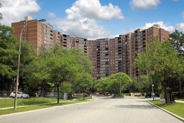 714 The West Mall Court Unit 1909, Toronto W08