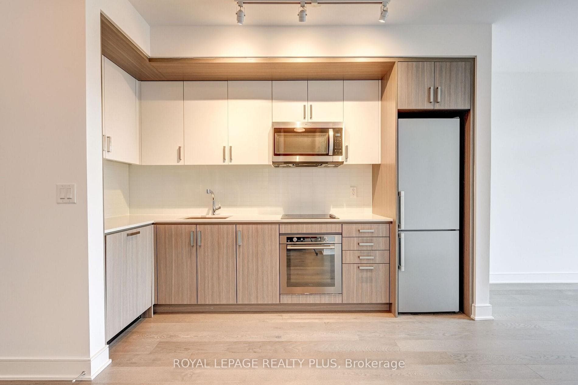 1575 Lakeshore Road Unit 442, Mississauga, ON L5J 0B1 - Photo 1