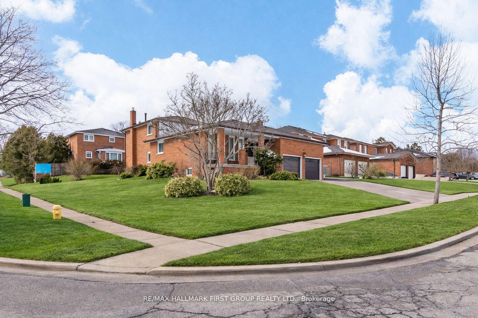 520 McLeod Crescent, Pickering, ON L1W 3M5 - Photo 1